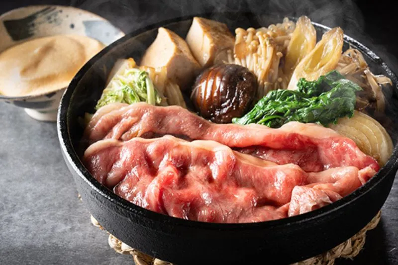 右橘コース 炭火焼き近江牛すき焼き